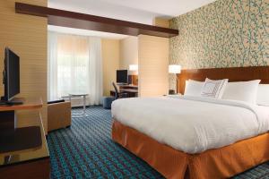 Studio, 1 King, Sofa bed room in Fairfield Inn & Suites by Marriott Bristol