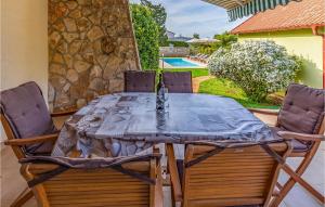 Three-Bedroom Holiday Home In Premantura