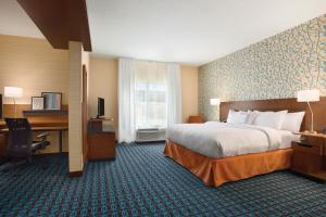 Deluxe King Room room in Fairfield Inn & Suites by Marriott Bristol