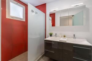 Spectacular 2-Bedroom Apartment with Stunning Retiro Park Views In the Heart of Barrio Salamanca