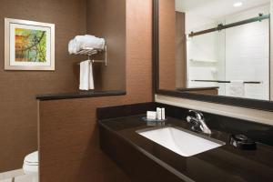 Queen Room room in Fairfield Inn & Suites by Marriott Bristol