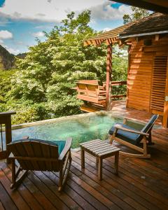 Aqua Oceanfront Hotel Resort