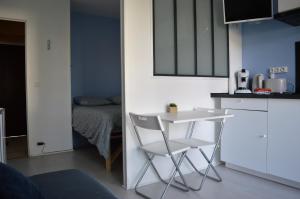 Appartements Studio avec loggia - a 200m de la plage - Parking : photos des chambres