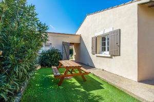 Maisons de vacances House with pool and garden at the doors of Avignon - Welkeys : photos des chambres