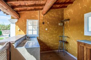 Maisons de vacances House with pool and garden at the doors of Avignon - Welkeys : photos des chambres
