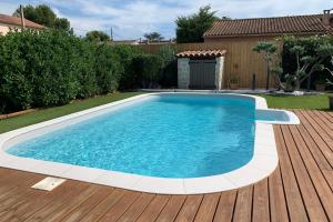 Maisons de vacances House with pool and garden at the doors of Avignon - Welkeys : photos des chambres