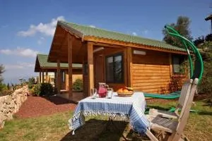 אביב בכרם - בקתות כפריות מקסימות עם ג'קוזי מול נוף מדהים - Yiftaẖ