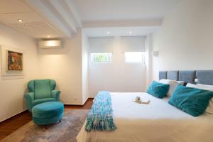 Serena calm pool house