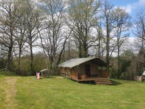 Tentes de luxe Luxury Safari Tents at Moulin Du Pommier Glamping & Camping : Tente
