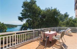 Holiday Home Vrboska With Fireplace 06