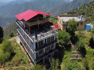 Hotel LA Riqueza Kanatal -Time Stops and the Mountains Begin - 05 Mins from Jungle Safari