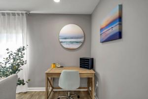 Magnolia - Family-Friendly Comforts, TVs, Grill & Just Steps to the Beach!