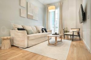 Comfortable apartment with balcony - Center