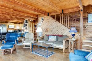 Port Angeles Blue Mountain Lodge with Bunkhouse