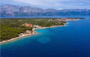 Two-Bedroom Holiday Home In Sucuraj