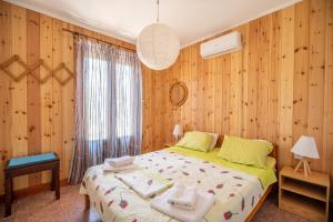 Milos Alexandra Studio