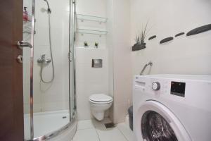 Modern Studio 200m from the Beach