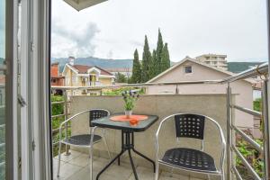 Modern Studio 200m from the Beach