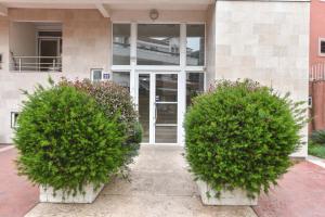 Modern Studio 200m from the Beach