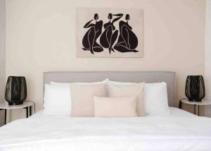 MrW Gorgeous Park View 2BR Balcony 701