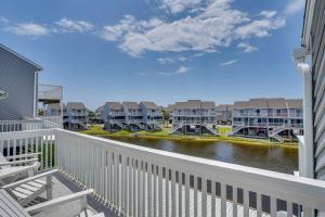Cape San Blas Gem Walk to Beach and Pool!