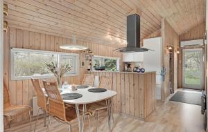 3 Bedroom Amazing Home In Pandrup