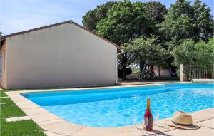 Maisons de vacances Beautiful Home In Meysse With Wifi, 3 Bedrooms And Outdoor Swimming Pool : Maison de Vacances 3 Chambres 