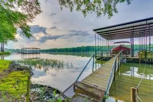 Lakefront Arkansas Abode - Deck, Grill and Fire Pit - روسيلفيل