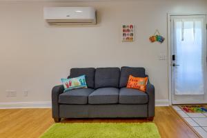 Gulf Breeze Vacation Rental for 2 with Pool Access!