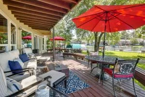 Lakefront Montgomery Home with Porch and Dock! - Willis