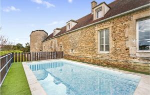 Maisons de vacances Beautiful Home In Bragelogne-beauvoir With Outdoor Swimming Pool, 4 Bedrooms And Heated Swimming Pool : Maison de Vacances 4 Chambres