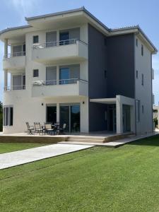 Hamptons Village Apartments Ada Bojana