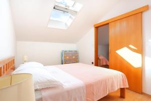 Apartments by the sea Poljica, Trogir - 21178