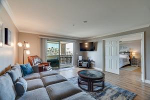 Waterfront Condo with Pool Access in Lake Havasu