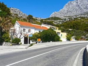 Apartments with a parking space Krvavica, Makarska - 21365