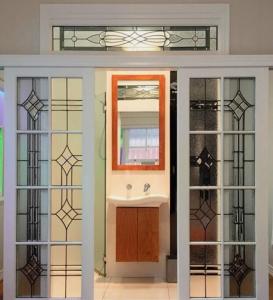 West End Luxury 5B3B Home w Parking and Home Pod Music System M9
