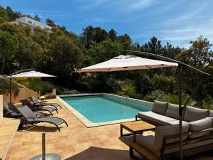 Villas Opulent Villa in Le muy with Swimming Pool : photos des chambres