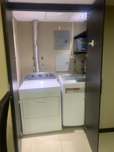 Puerto Santa Ana, Torres Bellini, 2 dormitorios, Parqueo