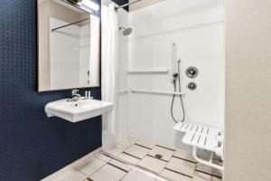 Executive King Suite room in Fairfield Inn & Suites by Marriott San Antonio Downtown/Market Square