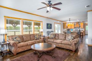River Bend Hideaway on Medina