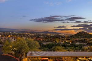 STUNNING Views of Ventana Canyon, Mountains AND City Lights!