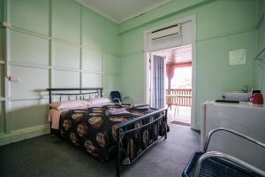 Commercial Hotel