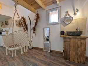 Appartements L'Evasion Secrete BY LOVE ROOM PERPIGNAN Jaccuzzi : photos des chambres