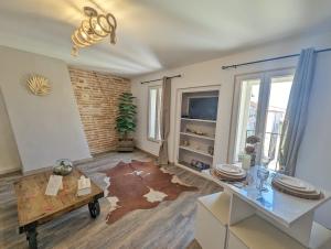 Appartements L'Evasion Secrete BY LOVE ROOM PERPIGNAN Jaccuzzi : photos des chambres