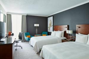 Deluxe Room, Guest room, 2 Double room in London Heathrow Marriott Hotel