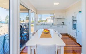 Casa della vista - Beach front location