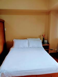 20h staycation away from home