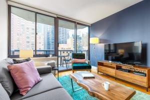 1BR nr Times Sq w Indoor rooftop Gym NYC-141