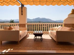 Ficna La Lola - Secluded Andalusian Finca for Groups of up to 24 Guests