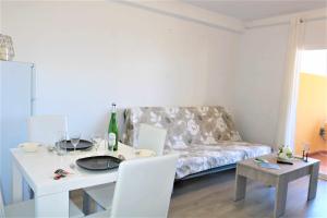 56C Vora vistas al mar, parking y wifi